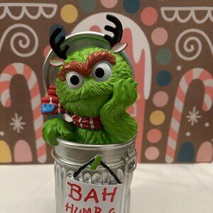 Sesame Street Oscar The Grouch Bah Humbug 10" Christmas Figurine NWT - 2025 HTF